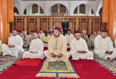 أمير المؤمنين يؤدي صلاة الجمعة بمسجد الرضوان بالرباط