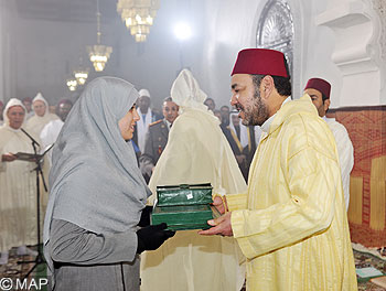 أمير المؤمنين يترأس بالمسجد الأعظم بالرباط حفلا دينيا إحياء لليلة المولد النبوي الشريف sm roi veillee religieuse m3 040212 2