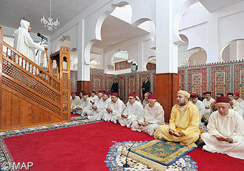 sm le roi priere mosquee al qods al hoceima 07102011