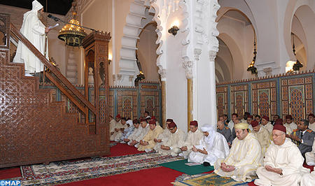 sm le roi mohammed vi accomplit la priere du vendredi a la mosquee koutoubia a marrakech m1