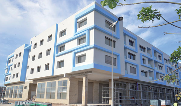 عمارات سكنية ومهنية أنجزت على قطع أرضية من تجزئة سيدي مكدول بالصويرة