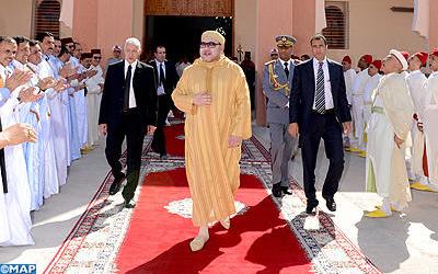 sm le roi accomplit la priere du vendredi a la mosquee hassan ii de laayoune m 2