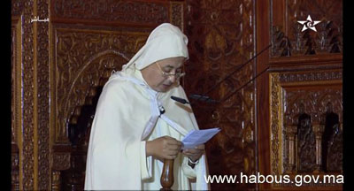أمير المؤمنين يؤدي صلاة الجمعة بمسجد حسان بالرباط priere du vendredi 03 11