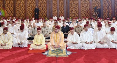 أمير المؤمنين يؤدي صلاة الجمعة بمسجد الحسن الثاني بالدار البيضاء sm le roi mosquee hassan ii casablanca g