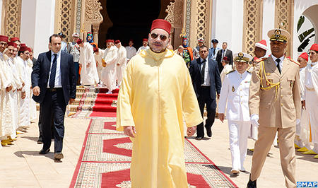 أمير المؤمنين يؤدي صلاة الجمعة بمسجد للا أسماء بالرباط