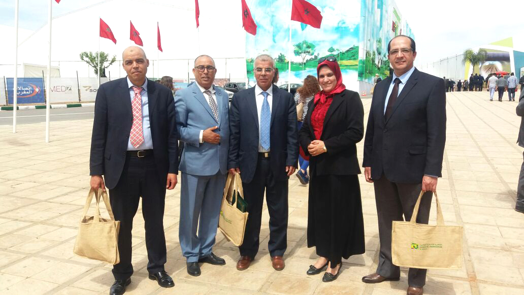 حضور السيد مدير الأوقاف وبعض أطر الوزارة يوم الإثنين 17 أبريل 2017 افتتاح أشغال الدورة التاسعة للمناظرة الوطنية للفلاحة بمكناس image033 1