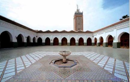 أمير المؤمنين يقرر الإنفاق من ماله الخاص على إعادة بناء المسجد الأعظم بتارودانت أمير المؤمنين يقرر الإنفاق من ماله الخاص على إعادة بناء المسجد الأعظم بتارودانت