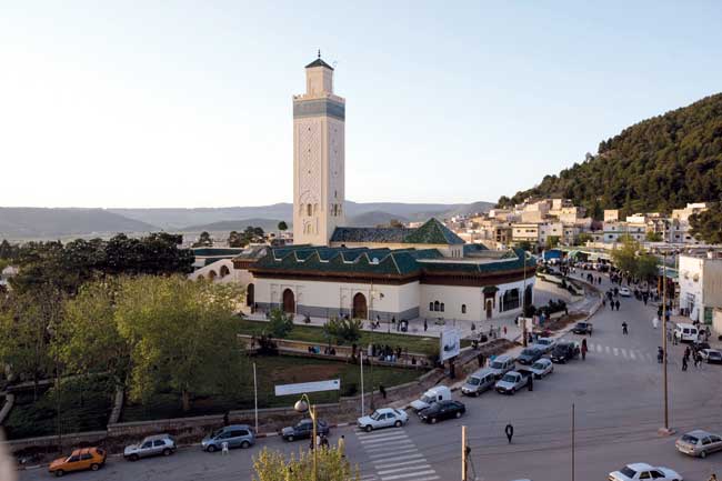 مسجد النور، آزرو