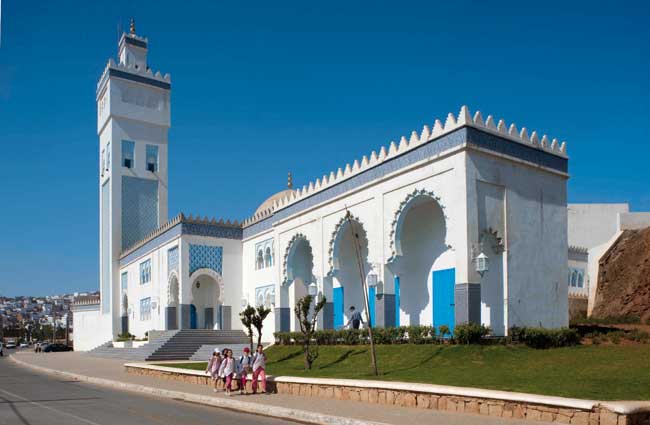 مسجد محمد السادس، المضيق