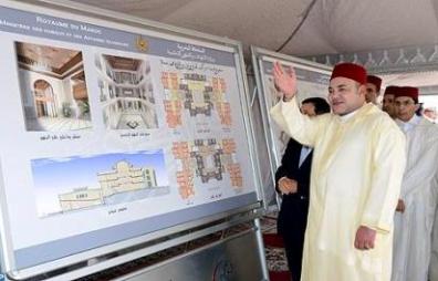  جلالة الملك يضع الحجر الأساس لبناء مركب ثقافي وإداري تابع لوزارة الأوقاف والشؤون الإسلامية بمدينة سلا يوم 12 يوليوز 2013